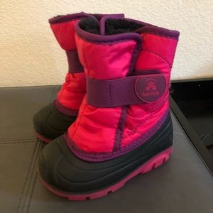 Snow boots